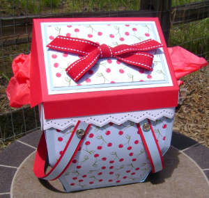 Pack a Picnic w:hinged top