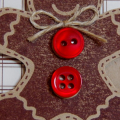 close up of that cute little gingerbread man :)