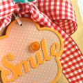 Smile gift tag detail